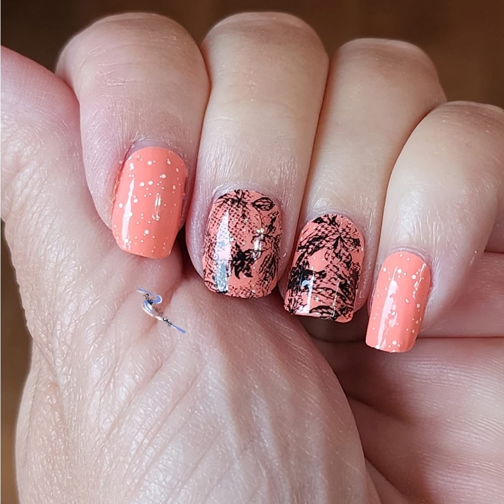 *Exclusive* Color Street: Out of Office | Floral Black Clear Overlay Summer - Picture 10 of 15